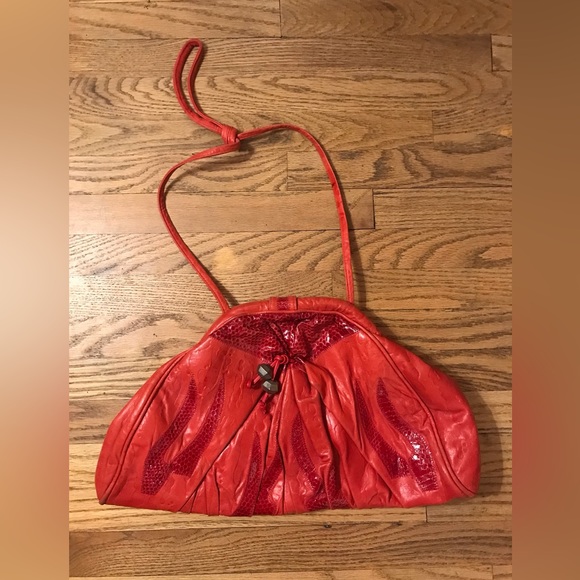 Vintage Red Leather purse - Picture 9 of 13